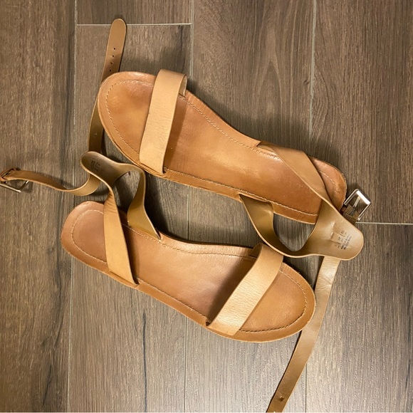 Aldo BELT SANDALS WOMEN'S - Picture 2 of 4